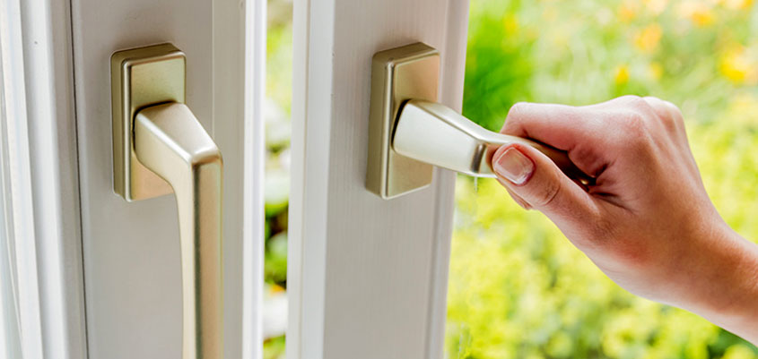 Ventilar os espaços ou arejar em casa?