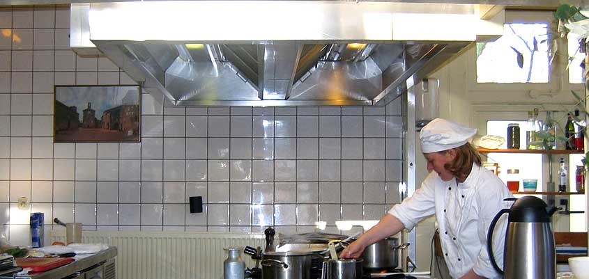 Campanas extractoras industriales, normativa y usos para tu negocio